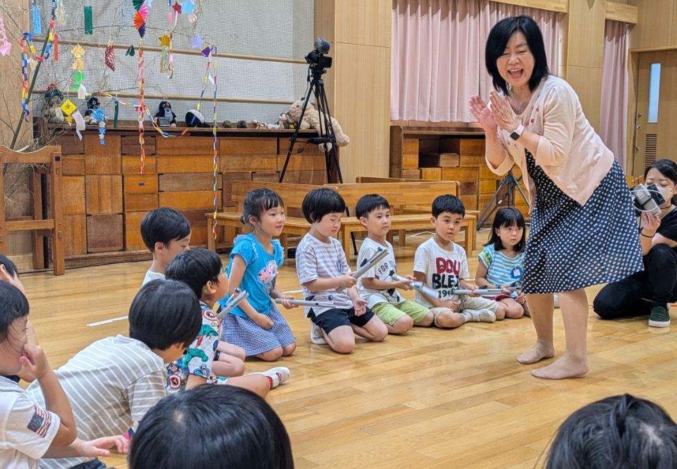 【地域の幼児教育施設の先生方との学び合い】の様子 イメージ