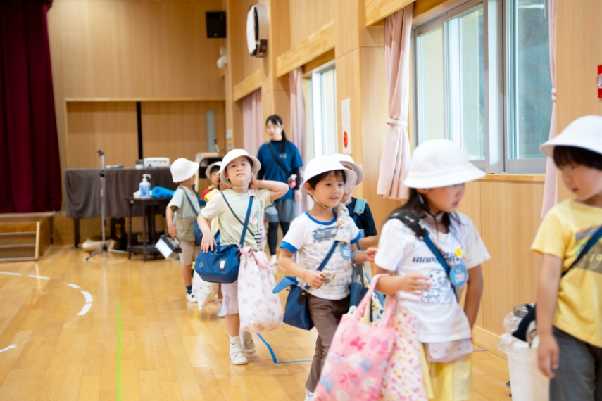 登園するの様子